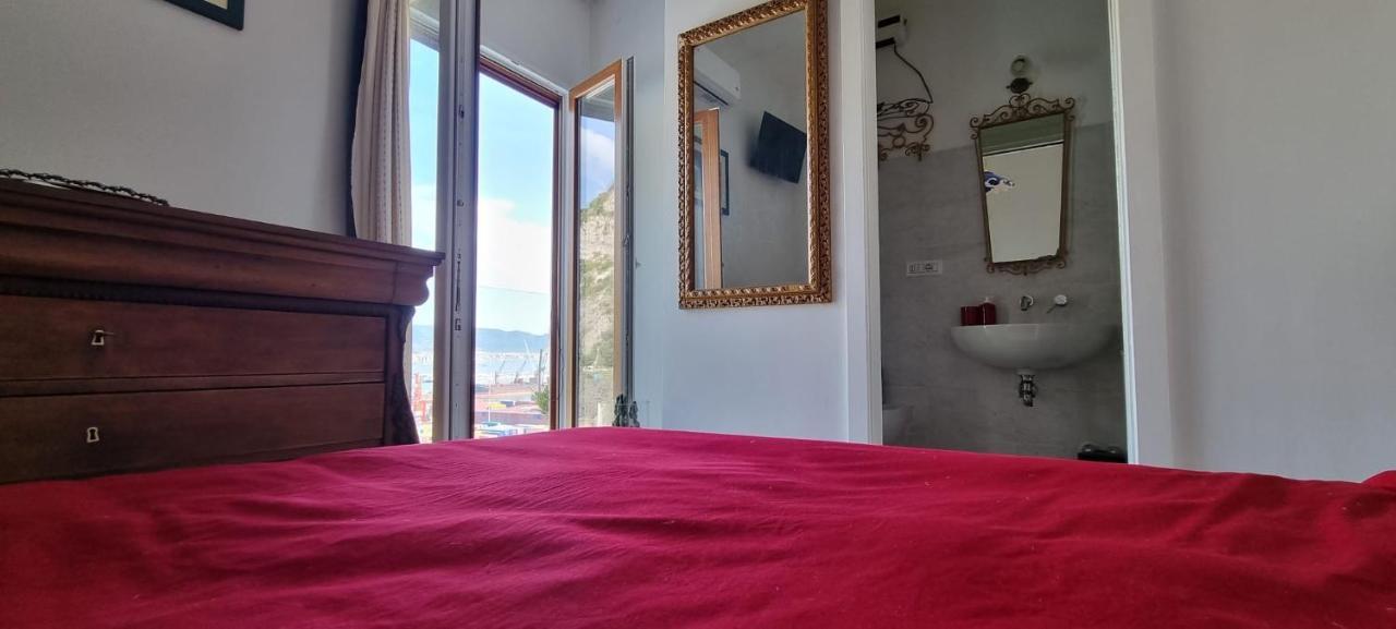 B&B Charming House Salerno Ngoại thất bức ảnh